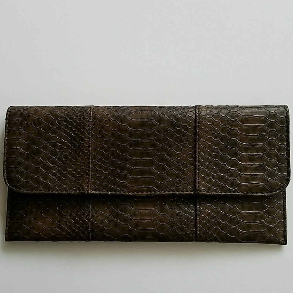 NWT DARK BROWN CLUTCH